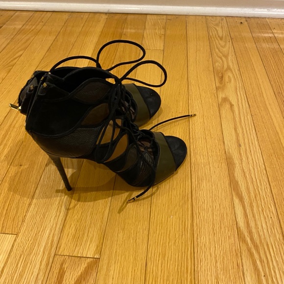 Shoes - Picture 2 of 5